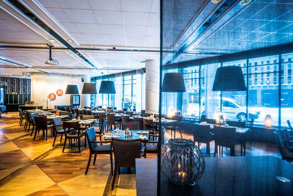 Scandic Plaza Ούμεο Εστιατόριο φωτογραφία
